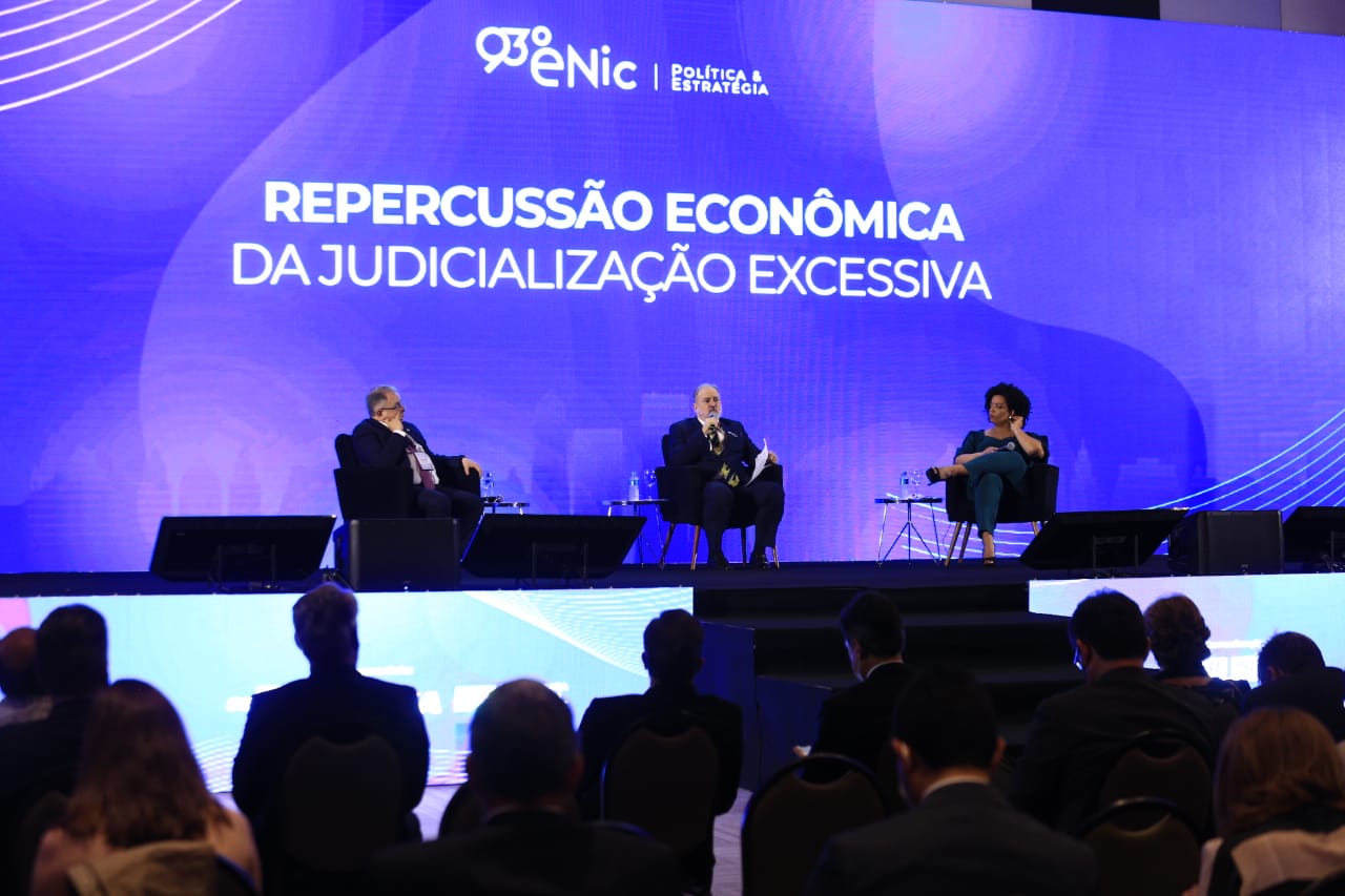 Procurador-geral da República, Augusto Aras, fala sobre a repercussão econômica da judicialização excessiva