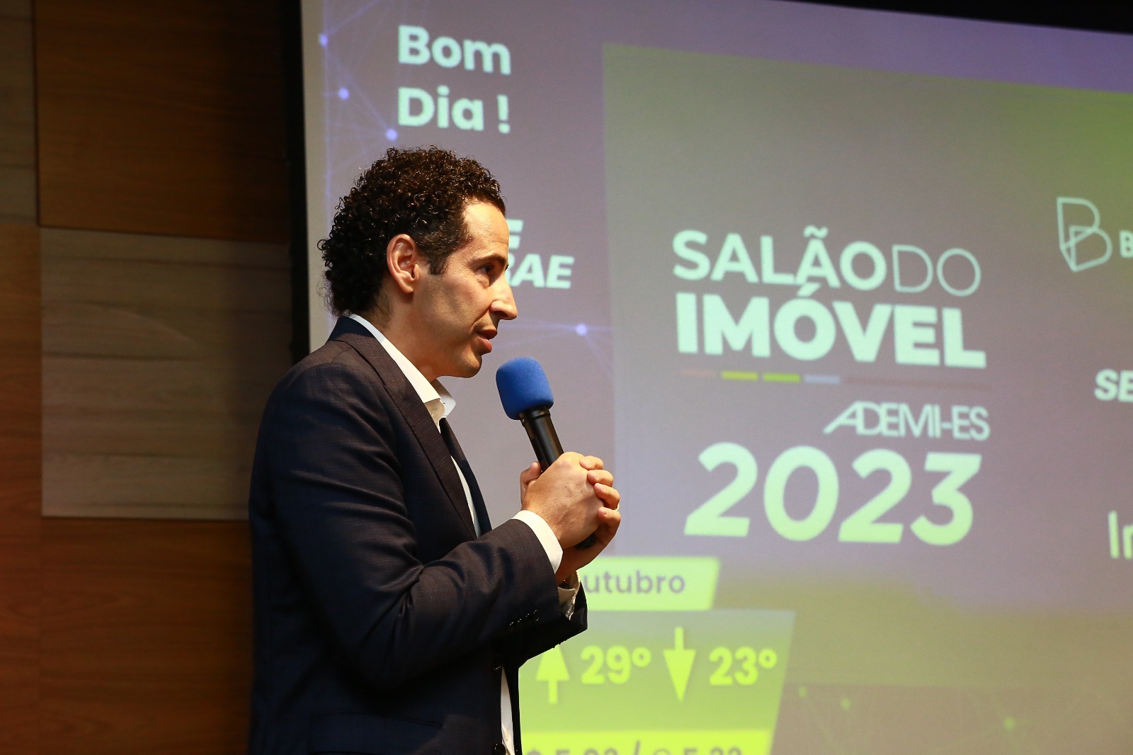 ADEMI DF - O salão do imóvel, parceria da ADEMI DF com o Wimoveis, acontece  até o próximo domingo (27). * São 60 empreendimentos em diferentes regiões  do DF com a menor